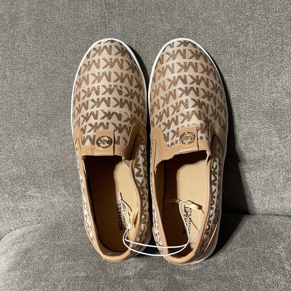 Michael Kors Noa Tan Slip On Monogram Shoes - Picture 3 of 9